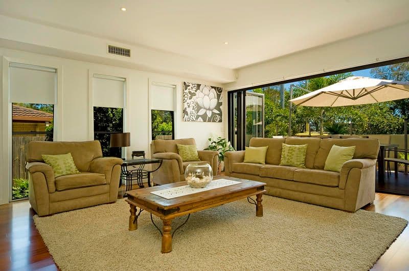 30 Poinsettia Avenue, RUNAWAY BAY QLD 4216, Runaway Bay - Thumbnail 2