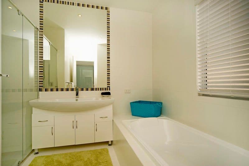 30 Poinsettia Avenue, RUNAWAY BAY QLD 4216, Runaway Bay - Thumbnail 6