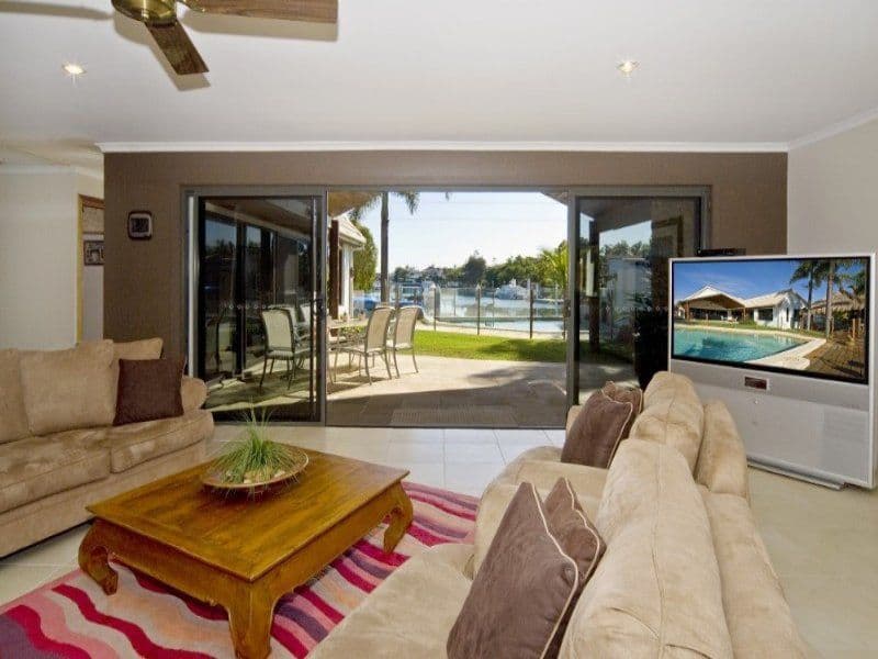 7 Jennifer Avenue, RUNAWAY BAY QLD 4216, Runaway Bay - Thumbnail 3