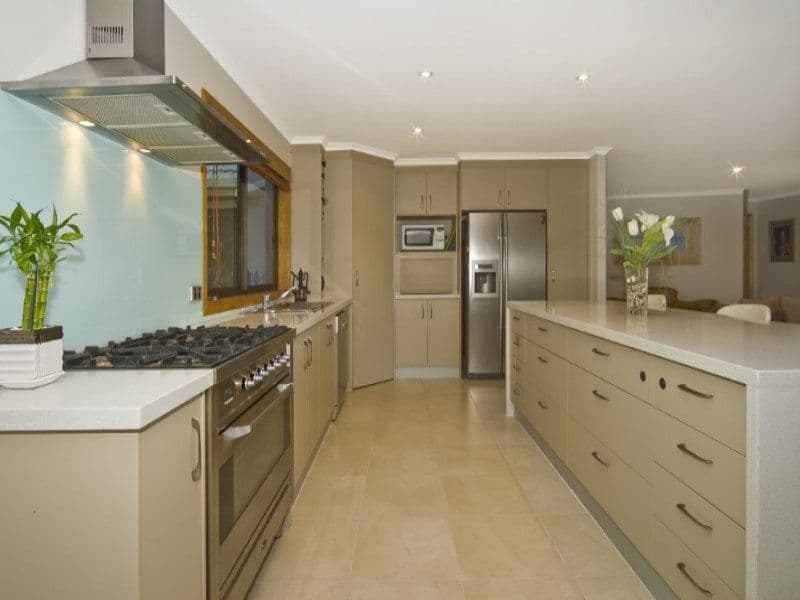 7 Jennifer Avenue, RUNAWAY BAY QLD 4216, Runaway Bay - Thumbnail 4