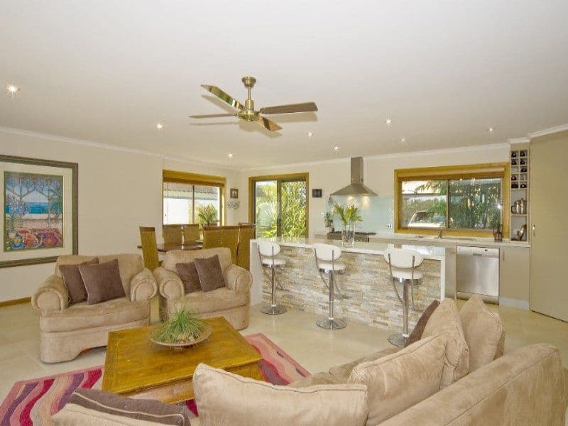 7 Jennifer Avenue, RUNAWAY BAY QLD 4216, Runaway Bay - Thumbnail 8