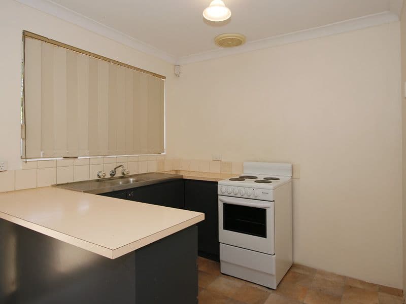 25 Quarram Way, GOSNELLS WA 6110, Gosnells - Thumbnail 2