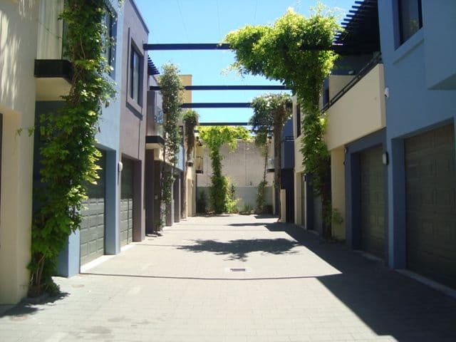 2 Frankis Close, ADELAIDE SA 5000, Adelaide - Thumbnail 2