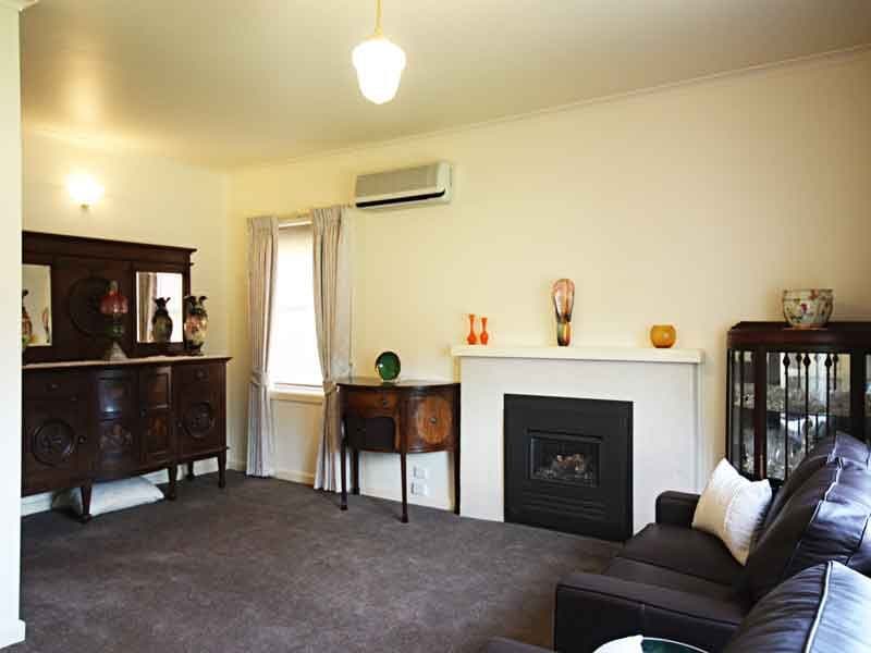 10 Evelyn Street, MANIFOLD HEIGHTS VIC 3218, Manifold Heights - Thumbnail 3