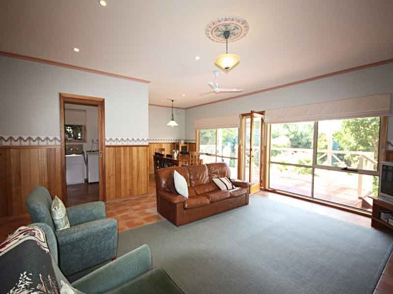 10 Evelyn Street, MANIFOLD HEIGHTS VIC 3218, Manifold Heights - Thumbnail 7