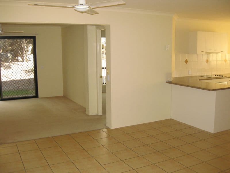 15 Etelka Way, ARUNDEL QLD 4214, Arundel - Thumbnail 2