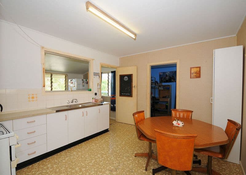 21 Urangan Street, Torquay QLD 4655, Torquay - Thumbnail 5