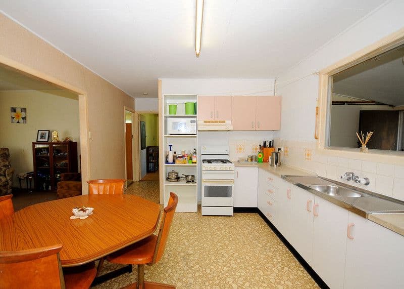 21 Urangan Street, Torquay QLD 4655, Torquay - Thumbnail 6
