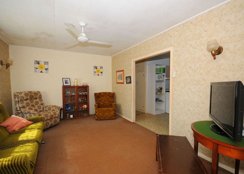 21 Urangan Street, Torquay QLD 4655, Torquay - Thumbnail 4
