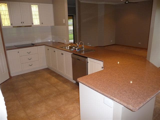 5 Mercedes Drive, HIGHFIELDS QLD 4352, Highfields - Thumbnail 3