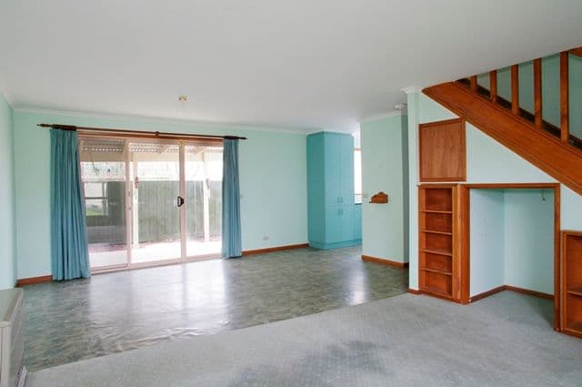 37  Seabeach Parade, NORTH SHORE VIC 3214, North Shore - Thumbnail 2