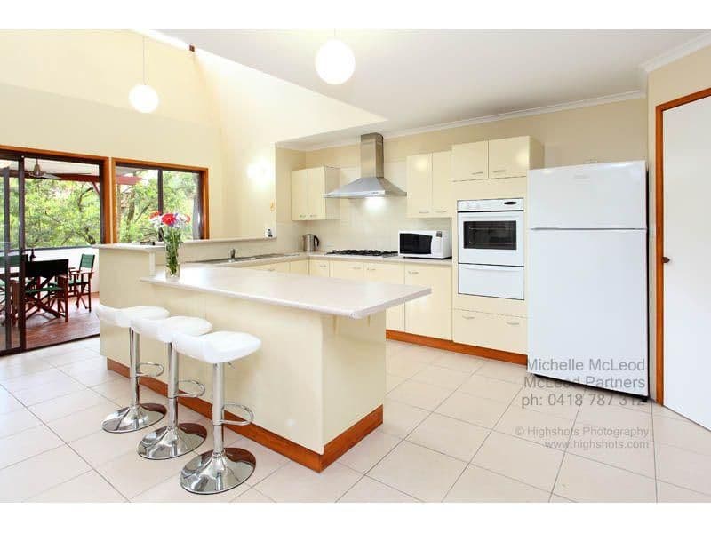 46 Halimah Street, CHAPEL HILL QLD 4069, Chapel Hill - Thumbnail 2