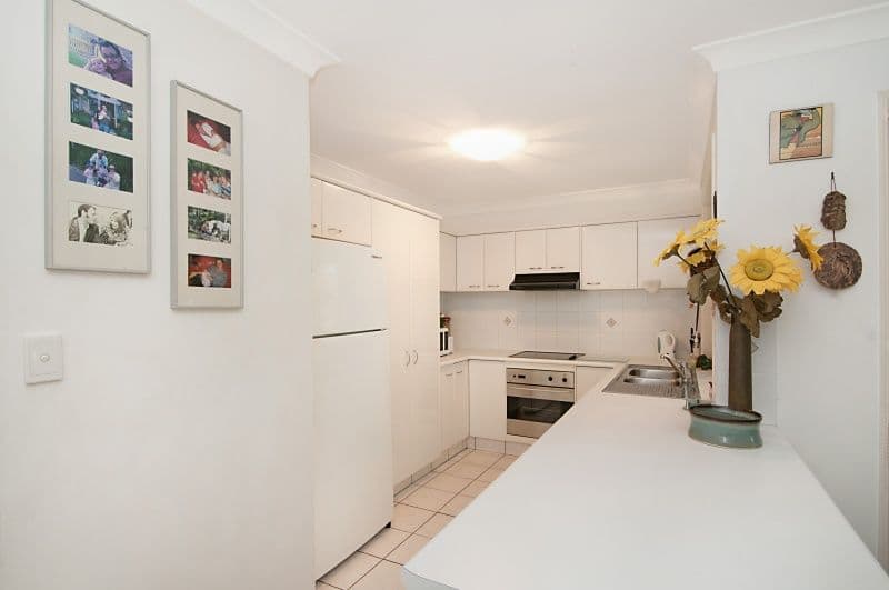 6 Kingarry Circuit, MERRIMAC QLD 4226, Merrimac - Thumbnail 3