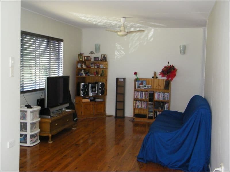 44  Aerodrome Road, CLINTON QLD 4680, Clinton - Thumbnail 2