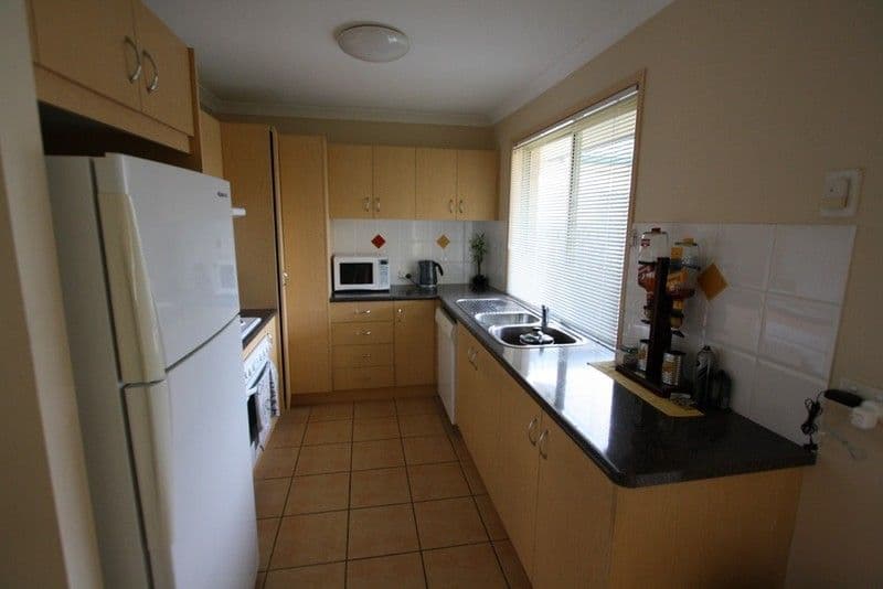 8 Ficus Drive, MEADOWBROOK QLD 4131, Meadowbrook - Thumbnail 3