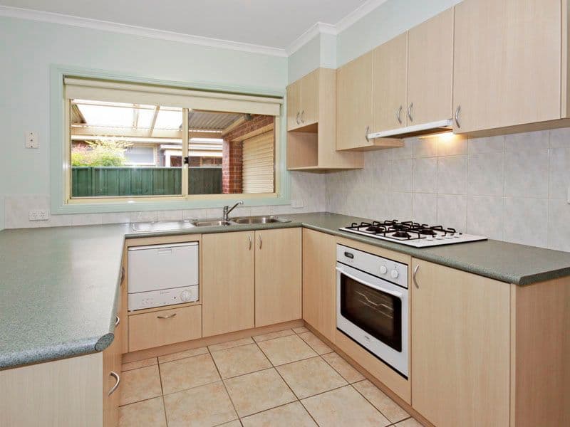 9 Rubens Court, GROVEDALE VIC 3216, Grovedale - Thumbnail 2
