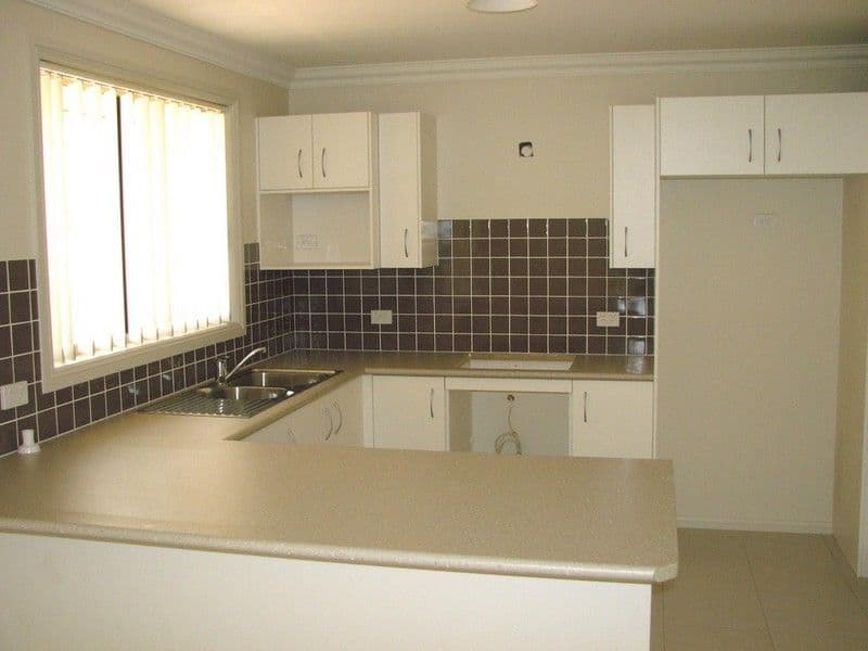 1 Thompson Place, TAHMOOR NSW 2573, Tahmoor - Thumbnail 8