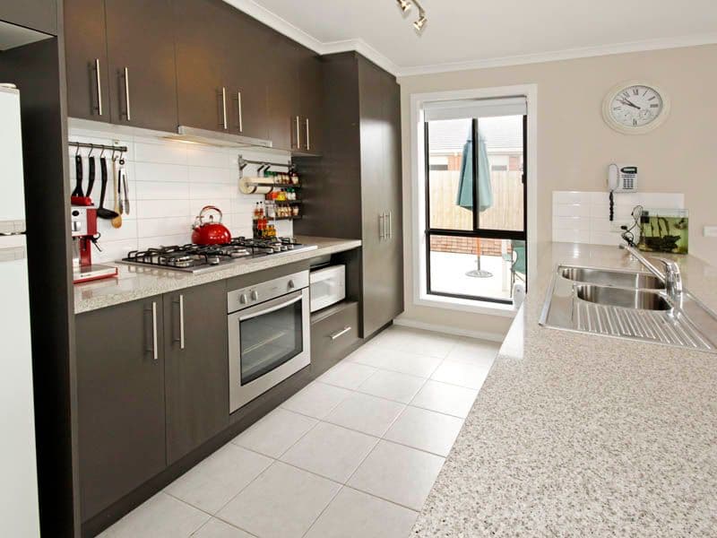 27 Hewat Drive, HIGHTON VIC 3216, Highton - Thumbnail 2