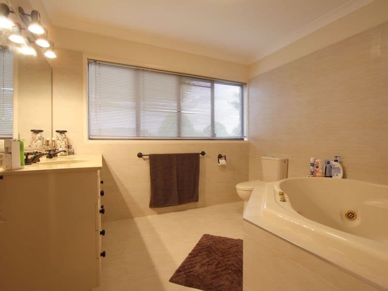 20 Amarna Street, EIGHT MILE PLAINS QLD 4113, Eight Mile Plains - Thumbnail 7