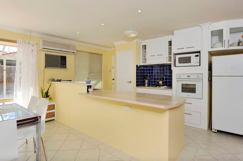 6 Prevelly Circle, WAIKIKI WA 6169, Waikiki - Thumbnail 4