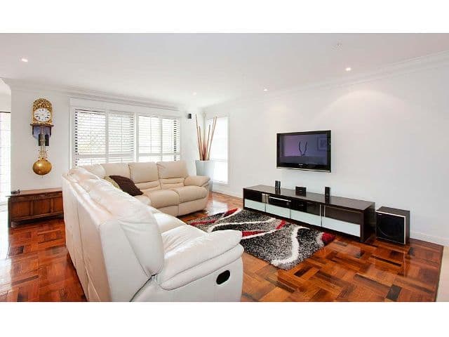 1 '19 Seaside Avenue' 19 Seaside Avenue, MERMAID BEACH QLD 4218, Mermaid Beach - Thumbnail 5