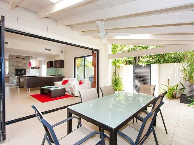 1 '19 Seaside Avenue' 19 Seaside Avenue, MERMAID BEACH QLD 4218, Mermaid Beach - Thumbnail 4