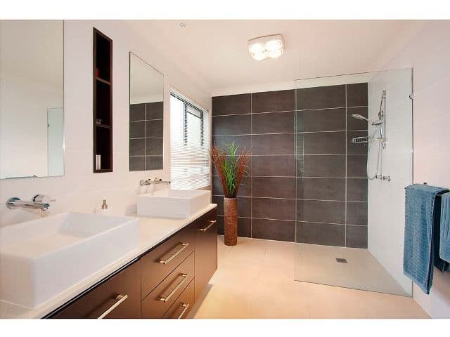 1 '19 Seaside Avenue' 19 Seaside Avenue, MERMAID BEACH QLD 4218, Mermaid Beach - Thumbnail 8