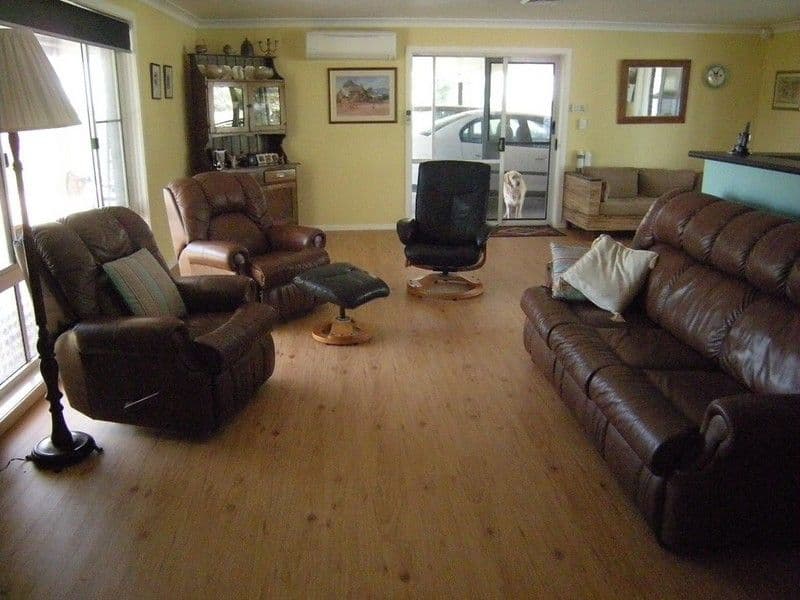 6 Kathy Way, Dean Park - Thumbnail 5