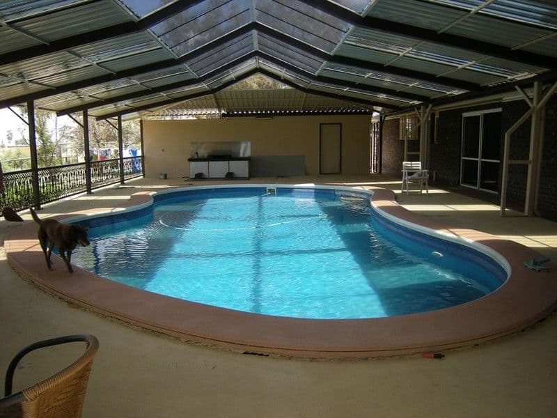 6 Kathy Way, Dean Park - Thumbnail 2