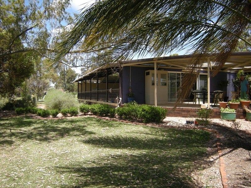 6 Kathy Way, Dean Park - Thumbnail 3