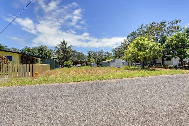 65 John Dory Street, CUNGULLA QLD 4816, Cungulla - Thumbnail 3