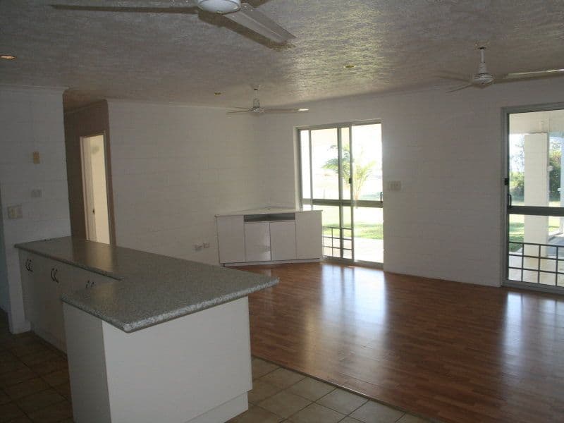 38 Howitson Drive, BALGAL BEACH QLD 4816, Balgal Beach - Thumbnail 4