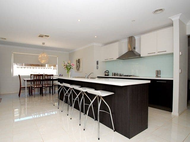 14 Frogmouth Court, WILLIAMS LANDING VIC 3027, Williams Landing - Thumbnail 2