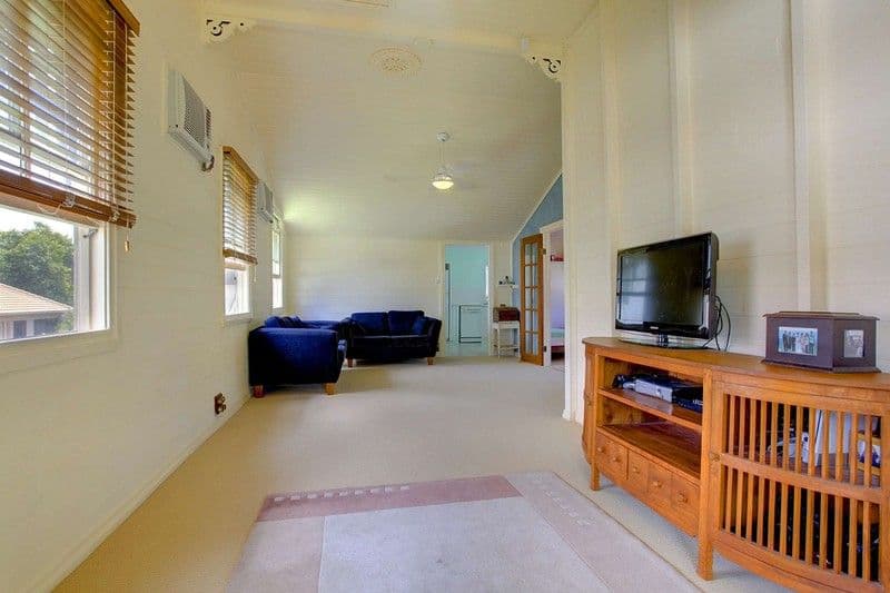 66 Robertson Street, RAILWAY ESTATE QLD 4810, Railway Estate - Thumbnail 2
