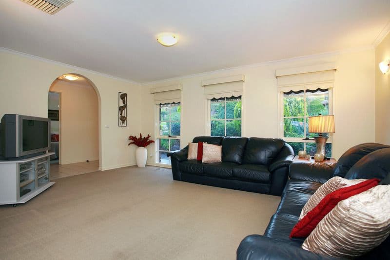 6 Regina Terrace, DONCASTER EAST VIC 3109, Doncaster East - Thumbnail 2