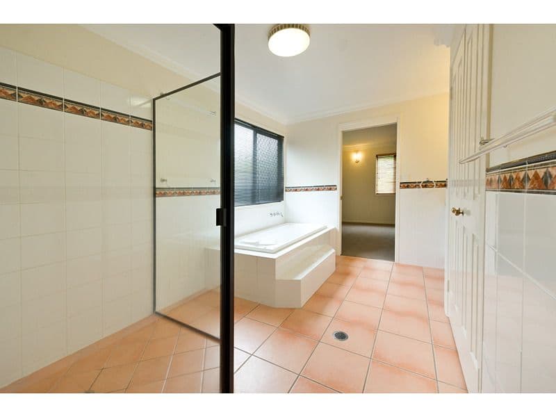 75 Rosewood Drive, NORMAN GARDENS QLD 4701, Norman Gardens - Thumbnail 4