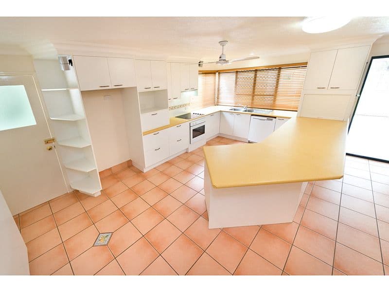 75 Rosewood Drive, NORMAN GARDENS QLD 4701, Norman Gardens - Thumbnail 2