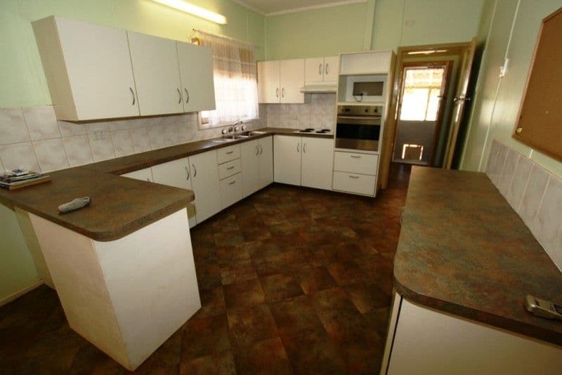 11 Carpenter Street, EXMOUTH WA 6707, Exmouth - Thumbnail 2
