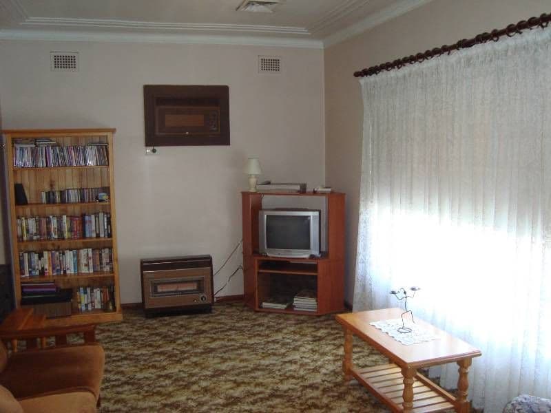 3 Savery Crescent, BLACKTOWN NSW 2148, Blacktown - Thumbnail 2
