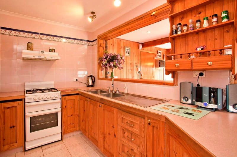 33 Aldershot Road, ST ALBANS PARK VIC 3219, St Albans Park - Thumbnail 3