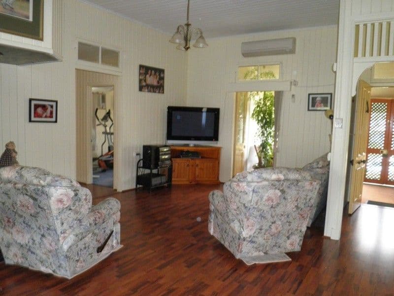 11 May Street, ROMA QLD 4455, Roma - Thumbnail 4