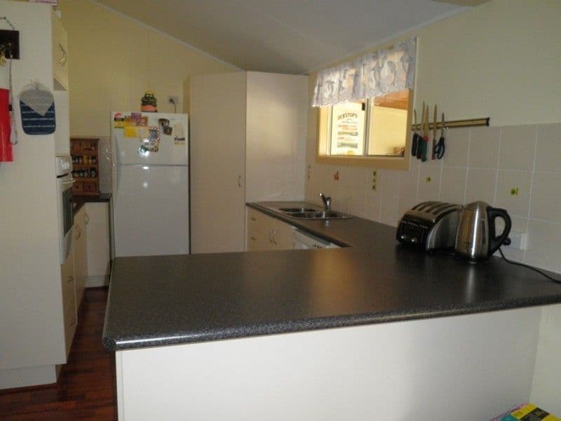 11 May Street, ROMA QLD 4455, Roma - Thumbnail 2
