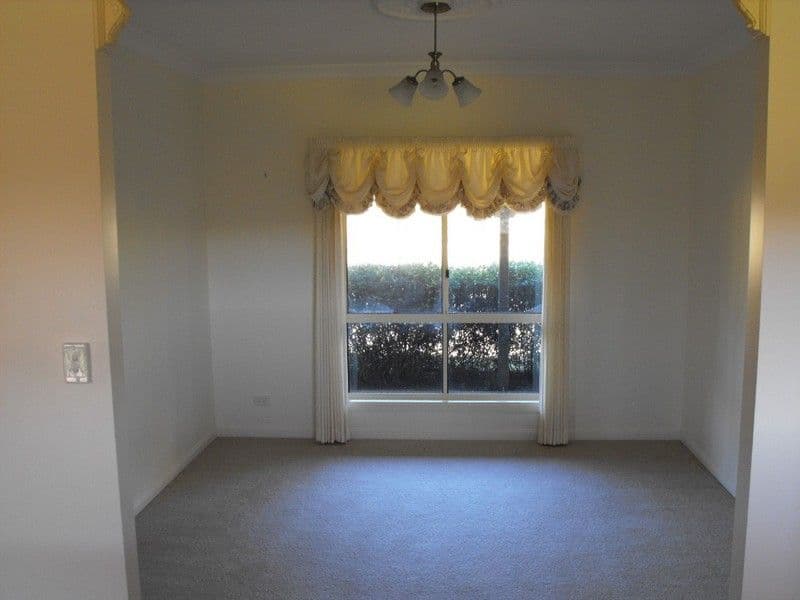 8 Macaulay Drive, KINGAROY QLD 4610, Kingaroy - Thumbnail 2