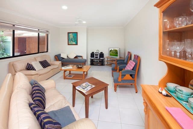 10 'Burleigh Village', 16 Gardendale Crescent, BURLEIGH WATERS QLD 4220, Burleigh Waters - Thumbnail 3