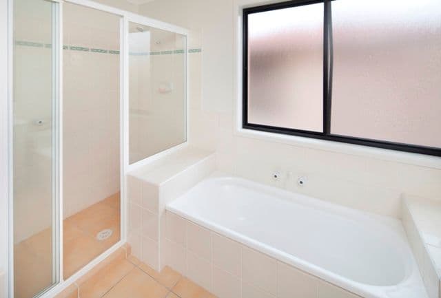 10 'Burleigh Village', 16 Gardendale Crescent, BURLEIGH WATERS QLD 4220, Burleigh Waters - Thumbnail 8