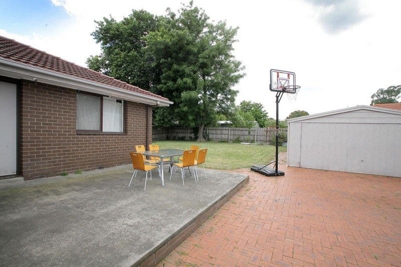 33 Deschamp Crescent, ROWVILLE VIC 3178, Rowville - Thumbnail 3