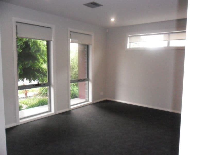 10 Buscombe Street, FORDE ACT 2914, Forde - Thumbnail 2