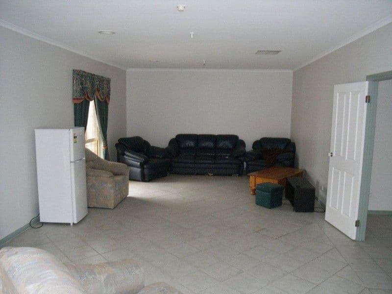 9 Beaumont Court, SYDENHAM VIC 3037, Sydenham - Thumbnail 3