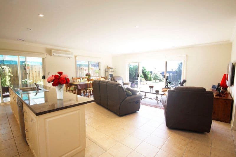 65 Willesden Drive, WAURN PONDS VIC 3216, Waurn Ponds - Thumbnail 4