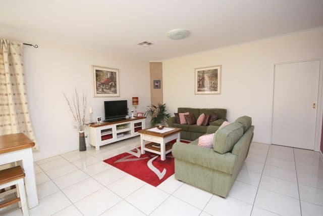 10 Rocky Glen Court, CLARE SA 5453, Clare - Thumbnail 2